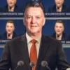 louis van gaal latih indonesia