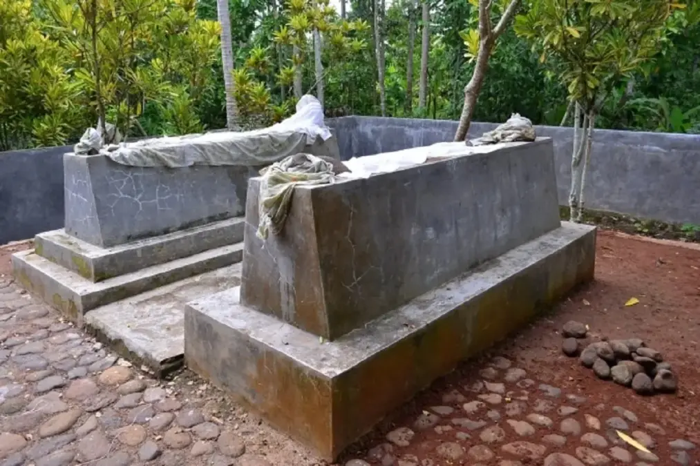 sunan gunung jati ratu sinar alam