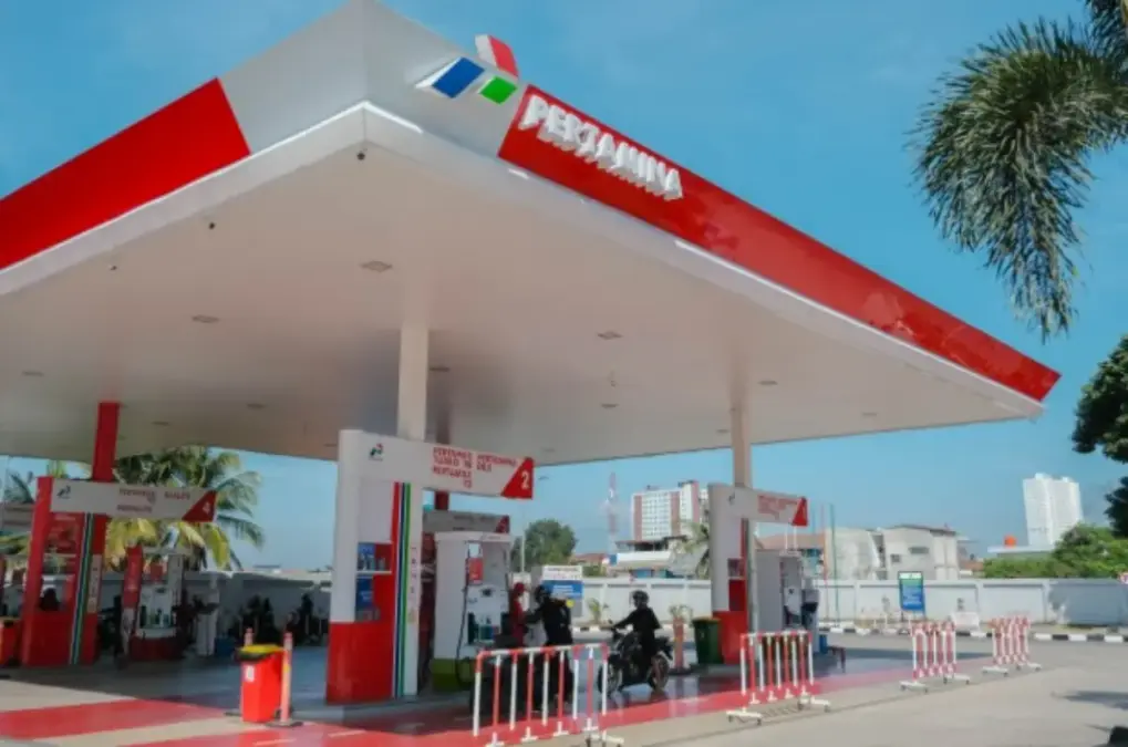 foto salah satu pom bensin milik pertamina.